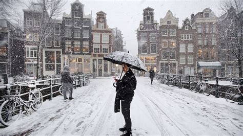 Amsterdam » tourist information, travel guide. Nederland smelt weg bij video van Amsterdam in de sneeuw ...