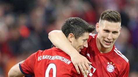 Hier dürft auch ihr gerne bilder posten :) bilder dieser seite können auch makiert und geteilt. FC Bayern München: Niklas Süle faltet Coman und ...