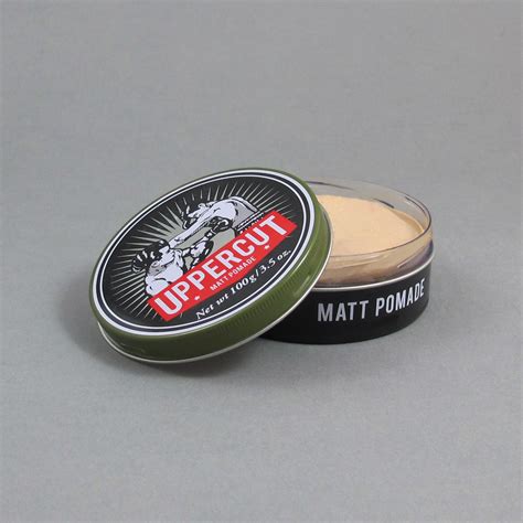 Matte pomade contains soft, flexible waxes that are heat activated, combined with faster setting water soluble hold agents. Matt Pomade (3443) | Styling | Haare | thebarberparadox