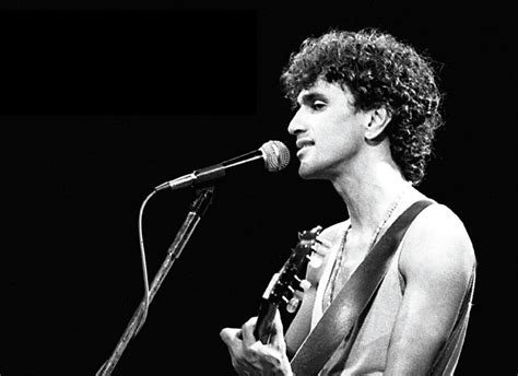 €75th.* apr 20, 1991 in paredes, portugal. Caetano Veloso fala sobre ditadura e motivo do meme "Como ...