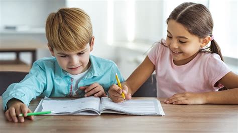 O continente online garante a entrega dos seus livros escolares reservados até 15 de setembro. Manuais escolares gratuitos: como pedir vouchers