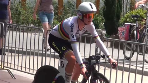 Annemiek van vleuten (born 8 october 1982) is a dutch professional road racing cyclist, who currently rides for uci women's worldteam movistar team. Wageningse Annemiek van Vleuten wint NK tijdrijden Ede - Ede