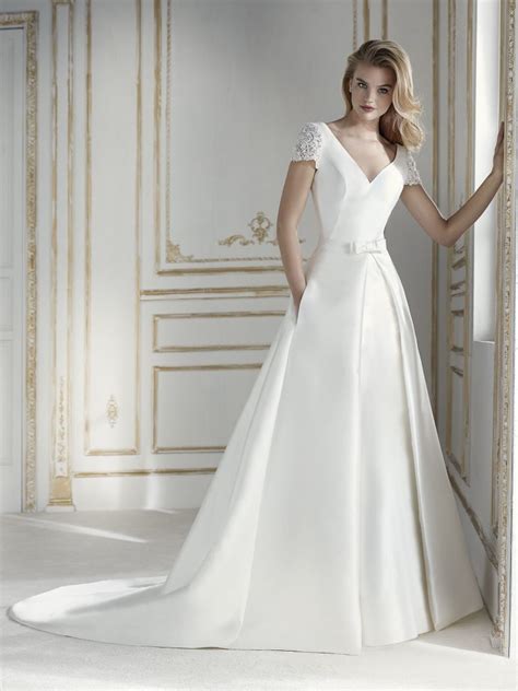 37 169 clips vidéo de stock de jeunes filles nues en 4k et hd pour des projets créatifs. Robes mariage pour femme 50 ans : Comment choisir la plus ...