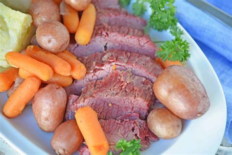 Pour the beef broth over the corned beef. Instant Pot Corned Beef and Cabbage - Pressure Cooker ...