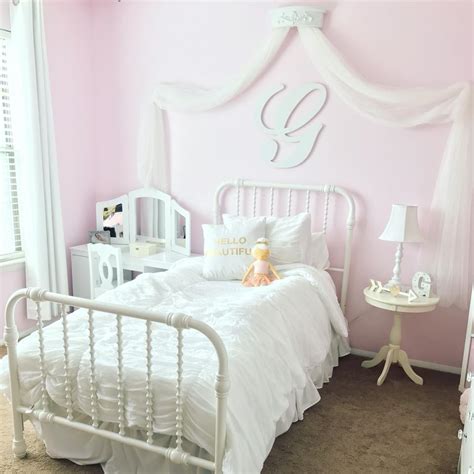 Looking for small bedroom ideas to maximize your space? 12 Inspiring Girls' Bedroom Ideas