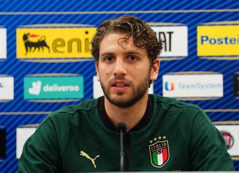 Manuel locatelli is the latest player to replace a fizzy drink sponsor with water at #ita's post match press conference following their win over #sui pic.twitter.com/gauvcs3oly. Locatelli e l'addio al Milan: "Come una rinascita"