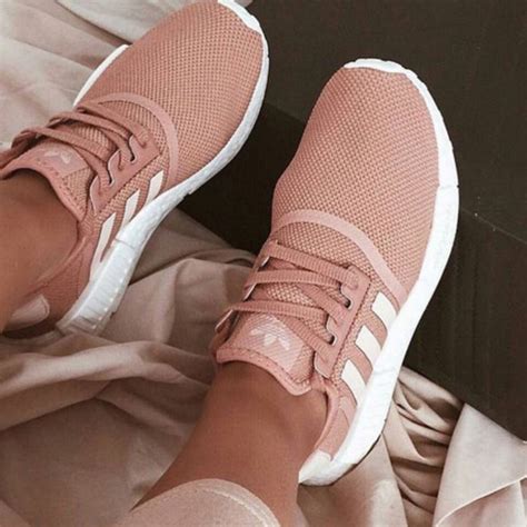 Searching for a pair of adidas shoes to elevate your style? Adidas nmd r1 in raw pink? (Schuhe, Fashion)