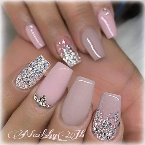 Si tienes que ir a una boda pronto, debes manicura de uñas. Diseño De Uñas Gelish Para Piel Morena : Uñas En Gel ...