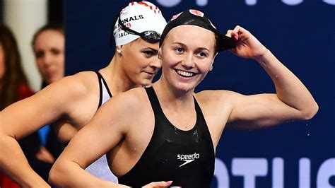 Swimming women's 4 x 200m freestyle relay. Ariarne Titmus breaks 200m freestyle Commonwealth record ...