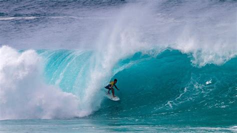 Director / auctioneer click for bio. World Surfing Title: Julian Wilson vs Gabriel Medina Pipe ...