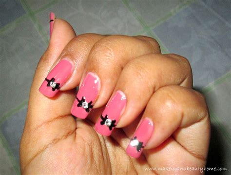 Now for the fun part—keep scrolling for the cutest diy nail art designs that you can totally do by yourself with a little concentration and practice. Cute Bow Nail Art Tutorial ~ Do It Yourself - Blog beauty care | Beauty is art