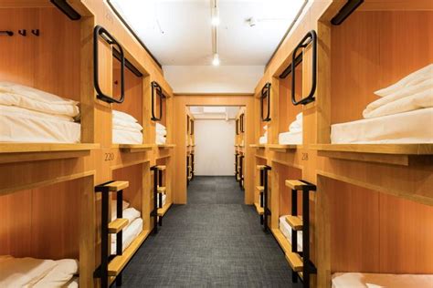 There is not enough space, but there are a lot of people, therefore, large rooms in hotels are a rarity. Great Location and Amazing Value! 15 Capsule Hotels in Kyoto for Under 5,000 Yen | tsunagu Japan