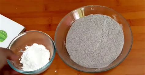 Membuat bolu panggang lebih populer dan mudah daripada bolu kukus. Resep Bolu Ketan Hitam Panggang 4 Telur Antigagal