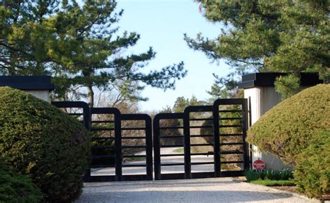 A gate is an introduction to the owner's personality. outdoor gates with glass - Google Search | Do Not Pass Go ...