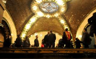 Kids and families enjoy the classic trains presented on actual subway tracks and located in downtown brooklyn, the new york transit museum is most easily accessed by subway. Old City Hall Station - New York Transit Museum