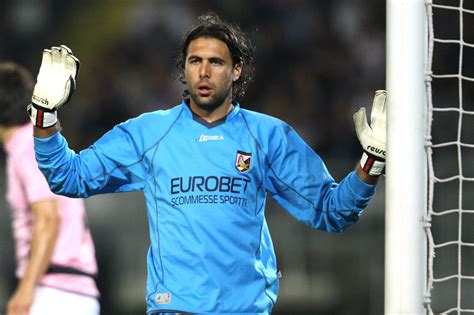 Official account of salvatore sirigu.soccer player of paris saint germain and italian national. Sirigu / Salvatore Sirigu - Salvatore Sirigu Photos - SS Lazio v ... - I'm gonna have to follow ...