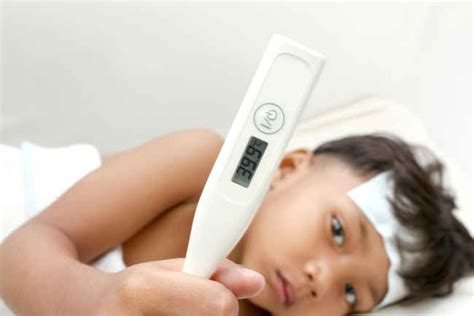 Suhu tubuh yang meningkat merupakan pertanda adanya bakteri atau virus yang masuk ke dalam tubuh, biasa ditandai dengan demam. Ketika Anak Demam Tinggi, Orang Tua Sebaiknya Jangan Panik ...