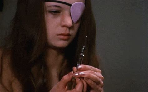 Cuando ella se niega a cumplir los deseos de un cliente, su cruel administrador le vacía un ojo. Elle Driver GIF - Find & Share on GIPHY