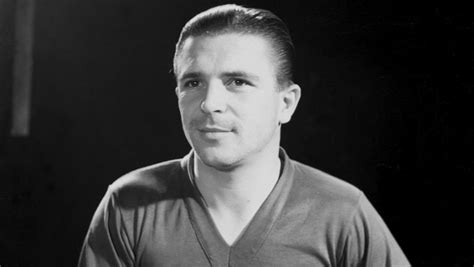 The pride of hungary and spain, greece's favourite, role model for millions. Puskás Ferenc a világ legeredményesebb labdarúgója | Új ...