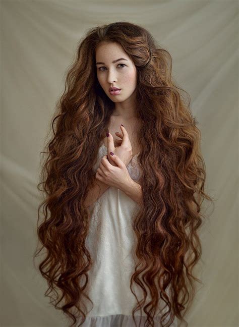 Thick hair makes you look younger and healthier, and your hair is usually in better condition long hair has a reputation for making women look younger, as it's associated with youthfulness, fertility, and health. Zulfia's profile photos | Estilos de cabelo longo, Cabelo ...