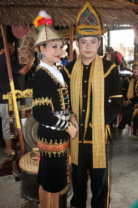 Yb adun sabah terbaik & paling rajin. Kemeriahan Sambutan Pesta Kaamatan 2014 di KDCA, Penampang ...