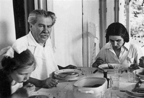 Ebben az adásban móricz zsigmond írásával kezdünk el ismerkedni, ezen belül is a novelláival. Móricz Zsigmond levese - Cultura.hu