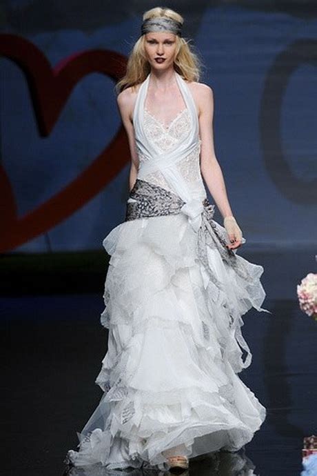 Abiti da sposa rosa clarà collezione 2018. Abiti da sposa anni 70