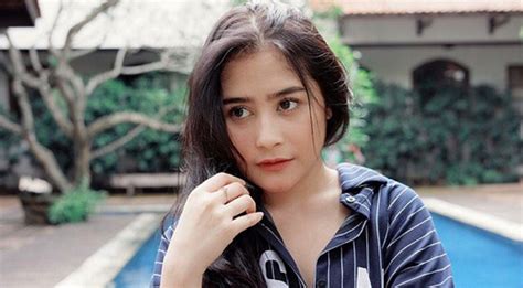 Prilly latuconsina (c) 2020 va records. Superpadat - Prilly Latuconsina Belum Mau Main Sinetron ...