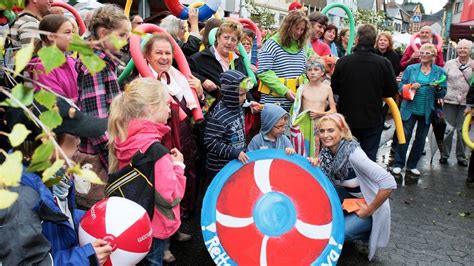 Juli 2021, gestern und dieser woche. Besucher verdutzt: Heimatfest in Adenau erlebt ersten ...