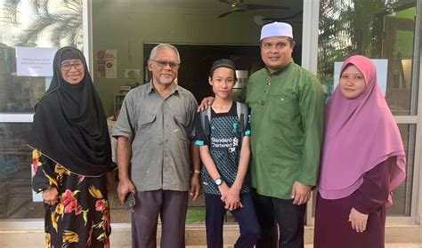 Bersedekah menjamu orang berbuka puasa bersahur ~ yb dato' seri tuan guru haji abdul hadi awang. Cucunda Dato Sri Tuan Guru Haji Abdul Hadi Awang Berjaya ...