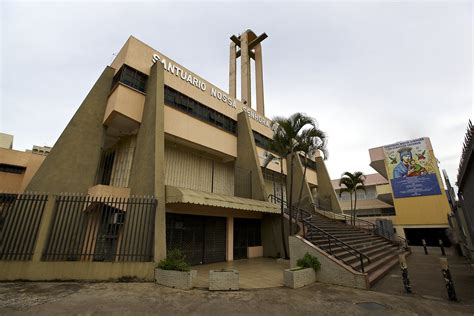 Nossa senhora do perpétuo socorro (our lady of perpetual help) is a bairro in the district of sede in the municipality of santa maria, in the brazilian state of rio grande do sul. Santuário Nossa Senhora do Perpétuo Socorro - Taguatinga ...