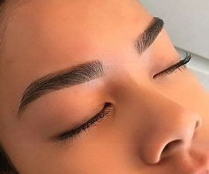 During the last couple of years, having your eyebrows perfectly groomed has become a real beauty craze. eyebrows on fleek tumblr - Google Search | Tatuaje de ...