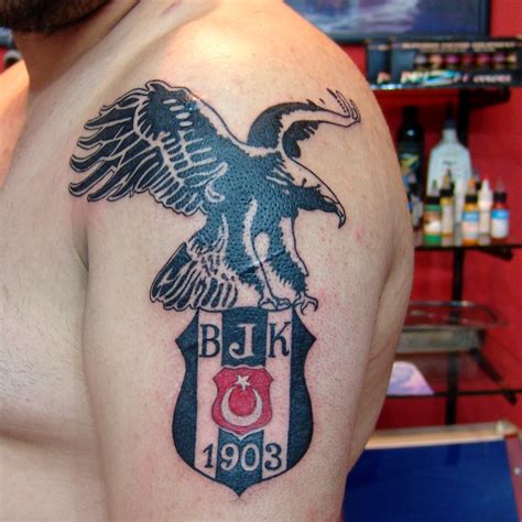 Ünlü şarkıcı murat boz, kendisini eleştirenlere instagram hesabından yanıt verdi. Beşiktaş Amblem Dövmesi-Besiktas Dövme Tattoo Piercing Makyaj