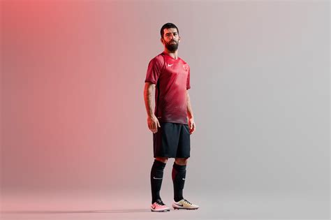 Einfach grösse, nummer und name erfassen und schon wird dir das trikot in der schweiz portofrei zugestellt. Türkei EM 2016 Trikots veröffentlicht - Nur Fussball