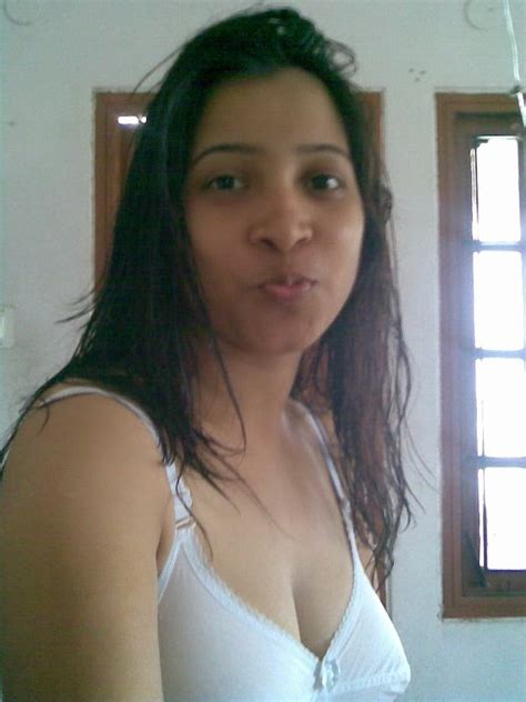 With over 20 million users worldwide, bumble is the first dating site that puts women in control. 30 year old bhabhi from Kolkata naked showing -Free Sexy ...