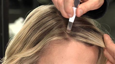 Root touch up powder covers grey seamlessly, even covers dark roots + extends highlights without peroxide. How to Use Color Wow Root Cover Up in Platinum - YouTube