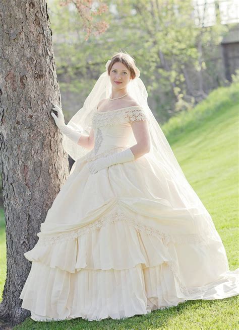 Finding the right dress to wear to a wedding can be so intimidating and stressful: Bridal Wedding Victorian Civil War Steampunk Gown Dress ...