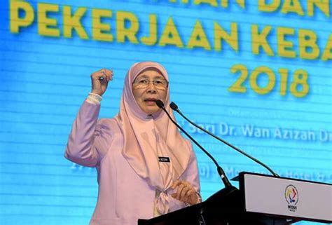 Wan azizah wan ismail melancarkan dasar keselamatan dan kesihatan pekerjaan, kkp negara. Dasar Keselamatan dan Kesihatan Pekerjaan Negara dilancar ...