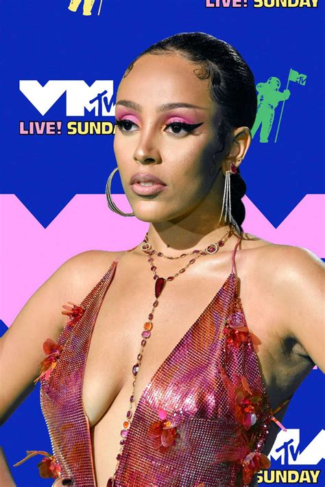 Амала ратна зандиле дламини (зулу amala ratna zandile dlamini; Doja Cat Attends 2020 MTV Video Music Awards in New York ...