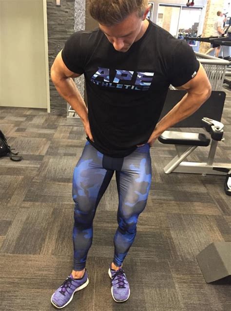 Men often get confused about finding the right pickup lines. Spandex Guys | Lycra men, Mens workout clothes, Super ...