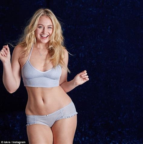 Los más reproducidos de camel. Iskra Lawrence posts bikini dance video on Instagram ...