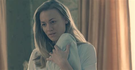 Yvonne Strahovski Talks Being Pregnant While Filming ...