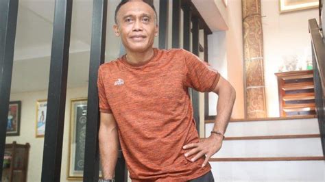 Malaysia dan 1000+ liga dan piala sepak bola lainnya. Mengenal Peri Sandria, Anak Kampung yang Menjadi Legenda ...