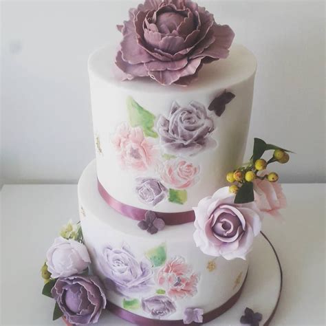 I take at least 10 screengrabs a day from other people's feeds to contact them about home tours, diy projects, interviews or to just send a gener. Cakes by Victoria Ltd on Instagram: "Here's where the ...