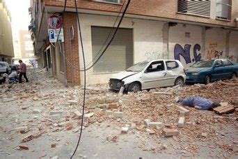 La reconstrucción de lorca forma parte de la gran hoja de servicios del partido popular. LA CATARATA Noticiero: TERREMOTO EN LORCA