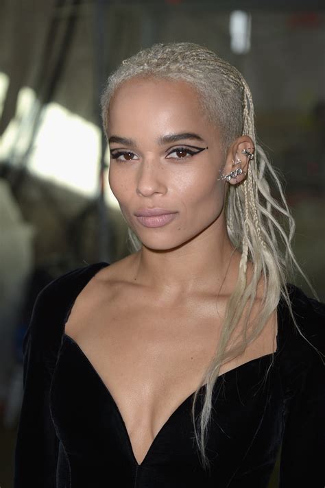 One of kravitz's last instagram posts for glusman was over. Zoe Kravitz's Graphic Liner Tutorial Is as Amazing as It ...