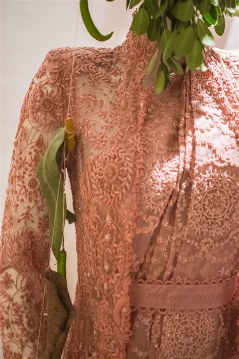 Anamika Khanna Couture'17 - HeadTilt | Indian wedding guest dress, Fashion, Anamika khanna