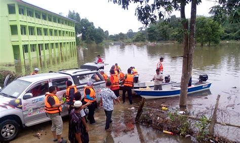 Johor kedah kelantan kuala lumpur labuan melaka negeri sembilan pahang perak perlis pulau pinang putrajaya sabah sarawak selangor terengganu. gambar banjir terkini