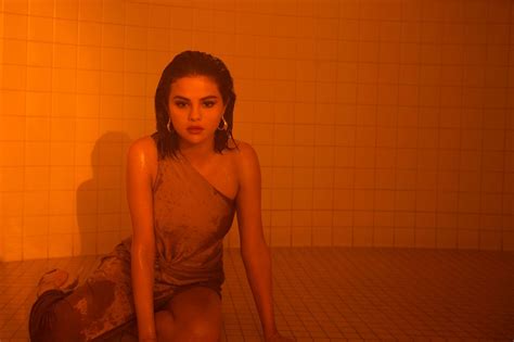 Selena gomez recently dyed her hair platinum blonde, but it looks like she may already have gone back to brunette. Selena Gomez - Promo Photoshoot For New Single 'Wolves ...