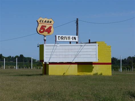 An old fashioned drive in movie. Drive in movie theater, Drive inn movies, Drive in movie